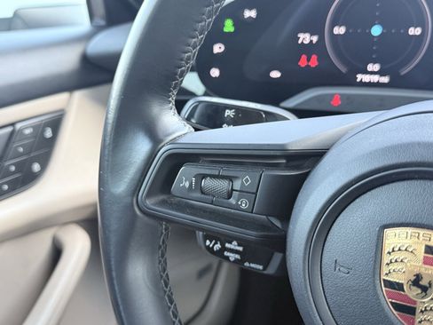 Used 2022 Porsche Taycan image 80