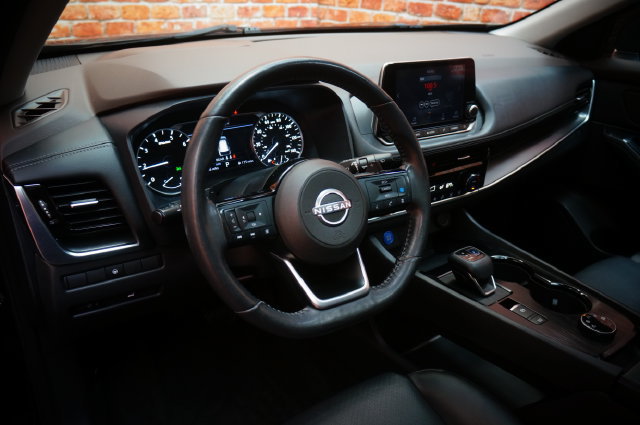Certified 2022 Nissan Rogue SV w/ SV Premium Package AWD/4WD image 12