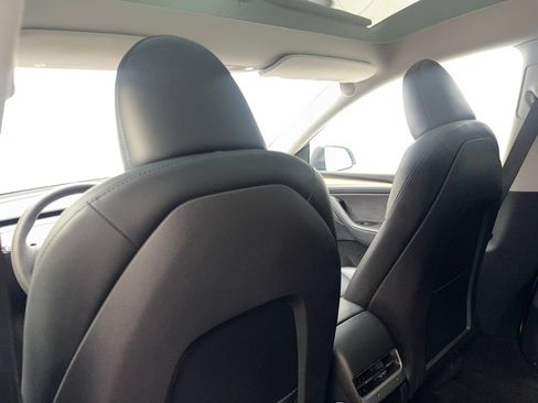 Used 2023 Tesla Model Y Long Range AWD/4WD image 33