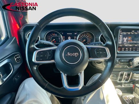 Used 2020 Jeep Gladiator Overland AWD/4WD image 14