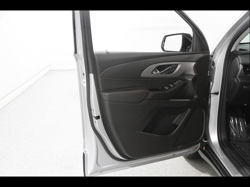 Certified 2020 Chevrolet Traverse LS FWD image 4