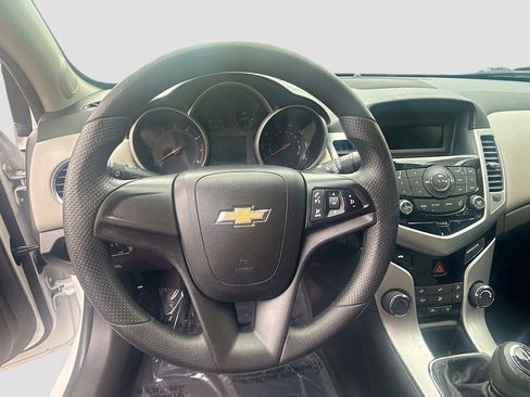 Used 2015 Chevrolet Cruze LS image 11
