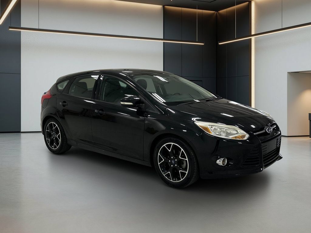 Used 2014 Ford Focus SE w/ Equipment Group 201A FWD image 8