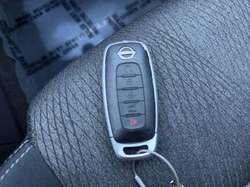 Used 2025 Nissan Rogue SV FWD image 22