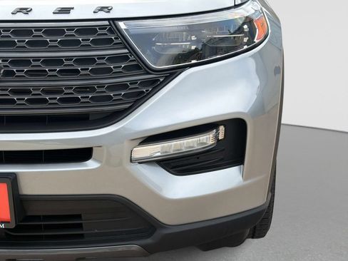 Used 2023 Ford Explorer XLT w/ Equipment Group 202A AWD/4WD image 11