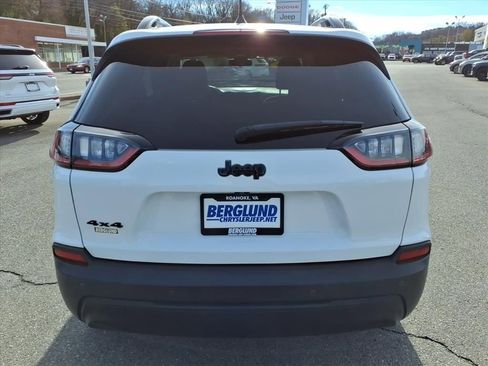 Used 2020 Jeep Cherokee Latitude Plus image 5