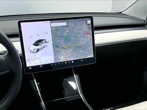 Used 2020 Tesla Model 3 Standard Range Plus image 9