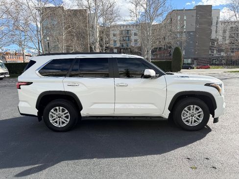 Used 2024 Toyota Sequoia SR5 w/ SR5 Premium Package image 6