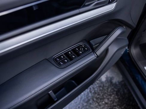 New 2026 Porsche Cayenne image 35