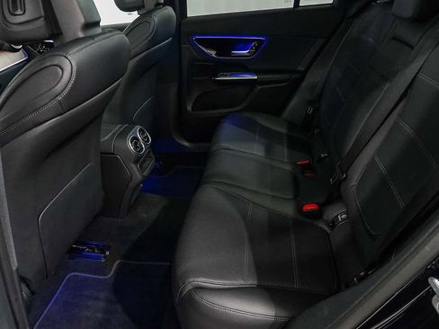 Used 2025 Mercedes-Benz GLC 300 4MATIC image 21