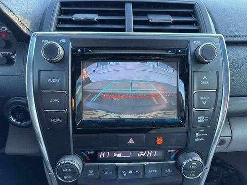 Used 2015 Toyota Camry XLE image 7