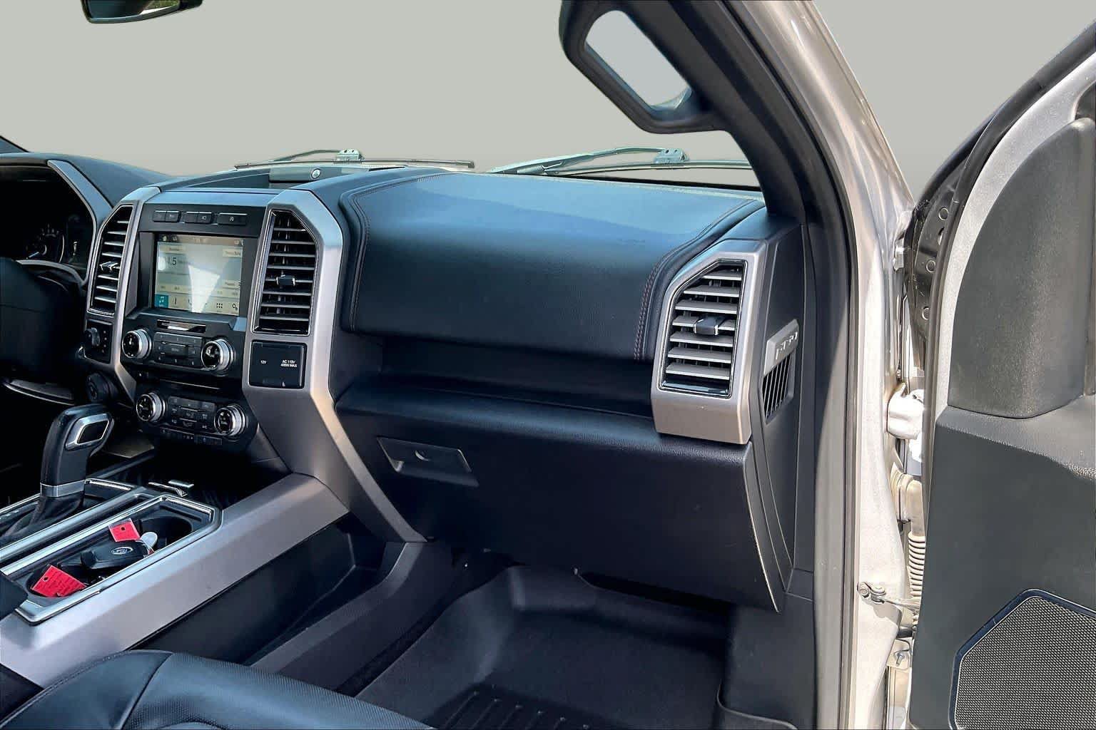 Used 2018 Ford F150 Platinum w/ Equipment Group 701A Luxury AWD/4WD image 18