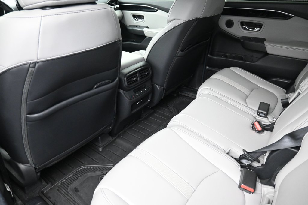 Used 2025 Honda Pilot EX-L image 19