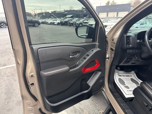 Used 2024 Nissan Frontier PRO-4X w/ Pro Premium Package image 11