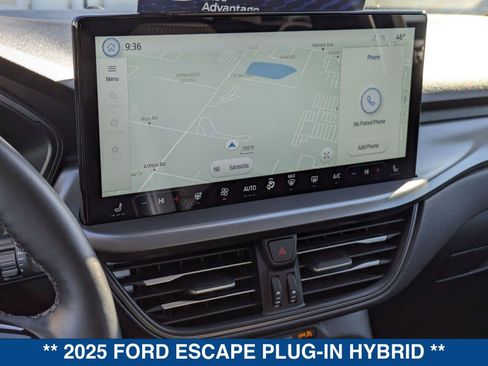 Certified 2025 Ford Escape PHEV image 29