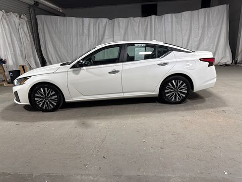Used 2025 Nissan Altima 2.5 SV FWD image 4