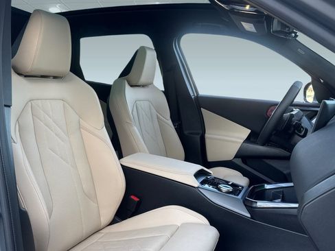 Used 2025 BMW X3 xDrive30i w/ Convenience Package image 30