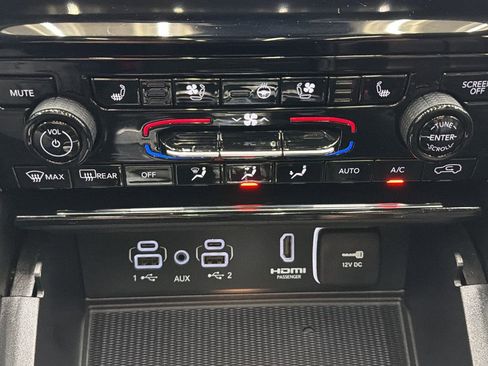 Used 2023 Jeep Grand Cherokee 30th Anniversary AWD/4WD image 20