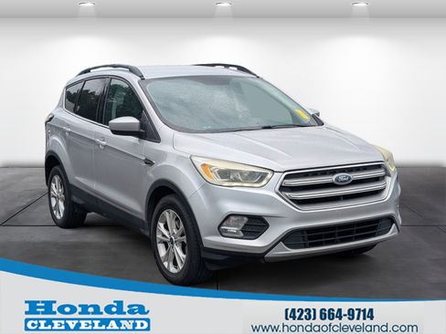 Used 2017 Ford Escape SE w/ SE Leather Comfort Package FWD image 1