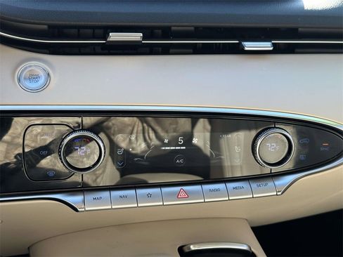 Certified 2022 Genesis GV70 2.5T w/ Select Package image 19