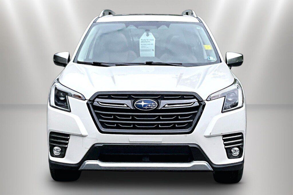 Used 2023 Subaru Forester Touring AWD/4WD image 2