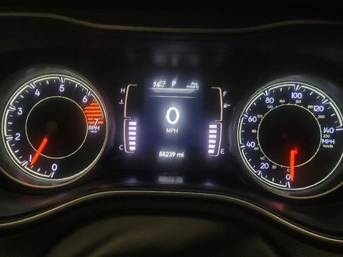 Used 2019 Jeep Cherokee Latitude w/ Popular Appearance Group image 23