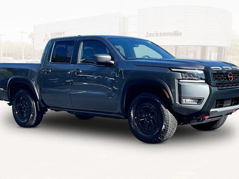 Used 2026 Nissan Frontier PRO-4X AWD/4WD image 3