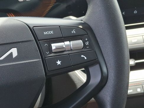 Used 2025 Kia K4 FWD image 21