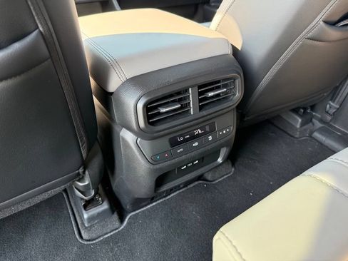 Certified 2025 Honda Pilot EX-L image 8