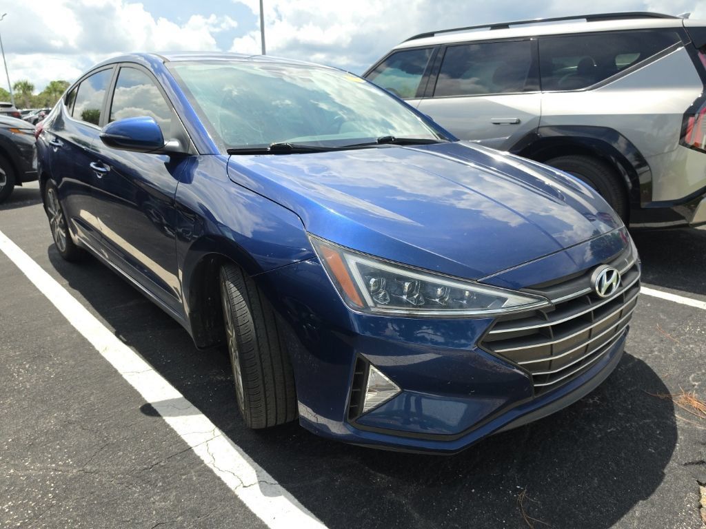 Used 2020 Hyundai Elantra Limited FWD image 2