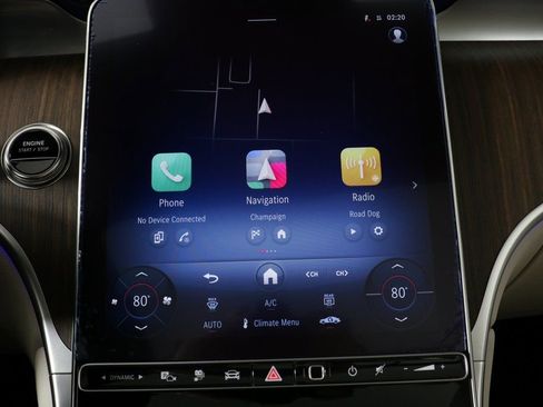 Used 2025 Mercedes-Benz GLC 350e 4MATIC image 4