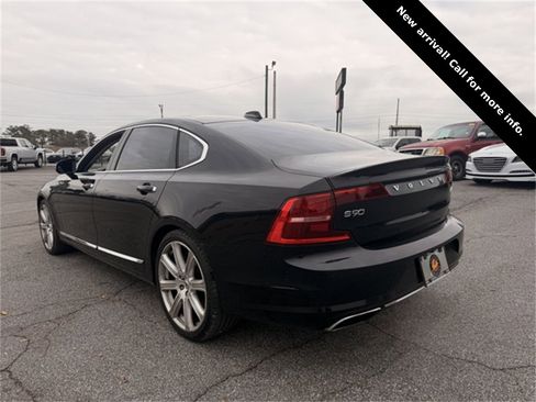 Used 2018 Volvo S90 T6 Inscription w/ Convenience Package image 4