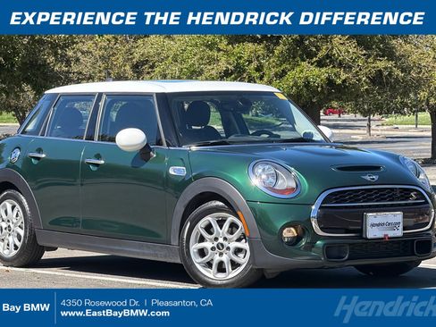 Used 2017 MINI Cooper S image 1