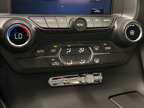 Used 2018 Chevrolet Corvette Grand Sport w/ Carbon Flash Badge Package RWD image 24