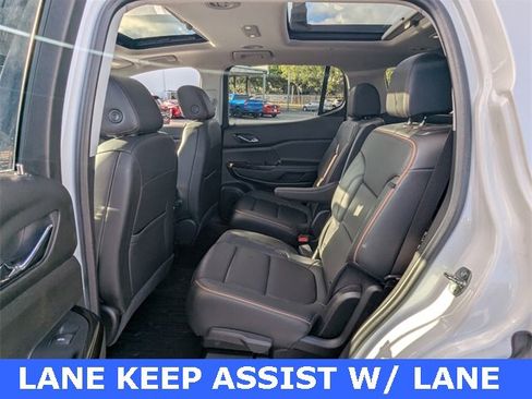 Used 2022 GMC Acadia AT4 w/ Technology Package image 9