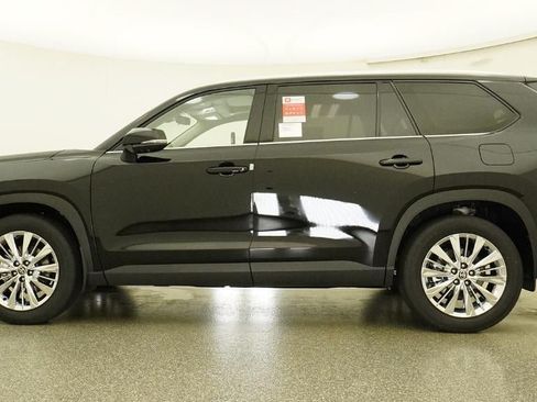 New 2026 Toyota Grand Highlander AWD image 19