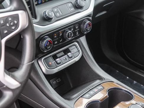 Used 2023 GMC Acadia SLE w/ Driver Convenience Package FWD image 26