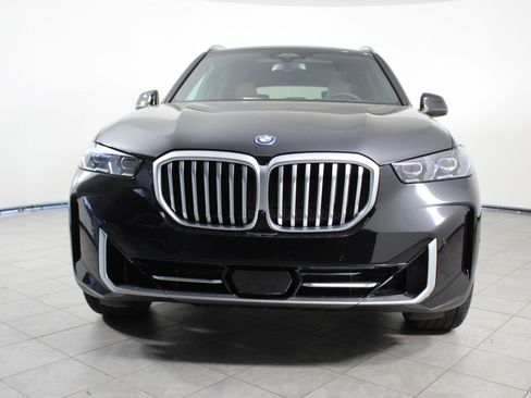 New 2026 BMW X5 xDrive50e image 6