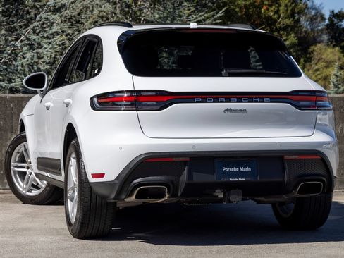 Certified 2026 Porsche Macan AWD/4WD image 3