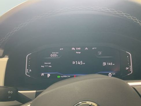 Used 2022 Volkswagen Atlas Cross Sport SE AWD/4WD image 19