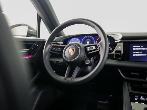 New 2025 Porsche Macan Electric image 27