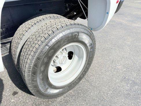 Used 2006 Chevrolet Silverado 3500 W/T w/ Heavy-Duty Power Package image 10