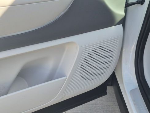 Certified 2026 Hyundai Ioniq 9 S RWD image 15