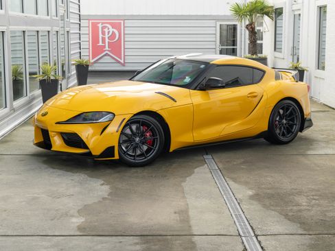 Used 2023 Toyota Supra image 2
