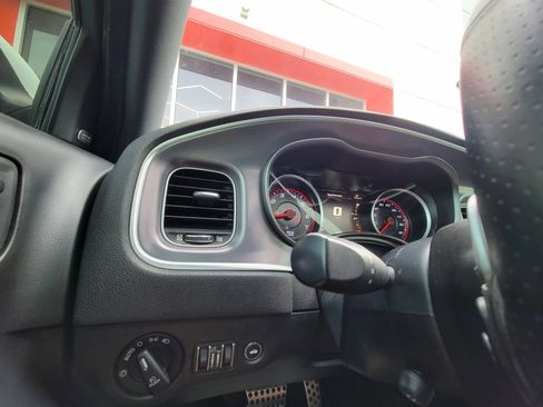 Used 2019 Dodge Charger Scat Pack w/ Dynamics Package RWD image 12