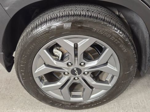 Used 2024 Kia Seltos S AWD/4WD image 10