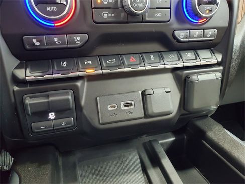 Used 2022 Chevrolet Silverado 2500 High Country image 25