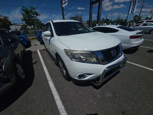 Used 2015 Nissan Pathfinder SV AWD/4WD image 1