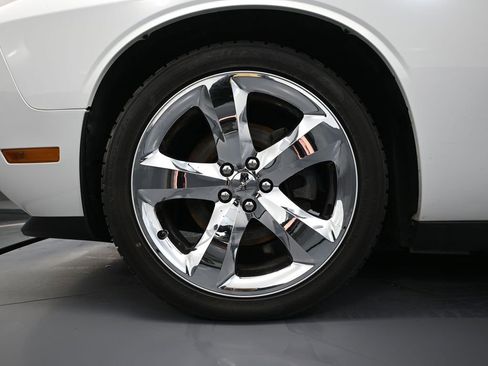 Used 2013 Dodge Challenger R/T image 16