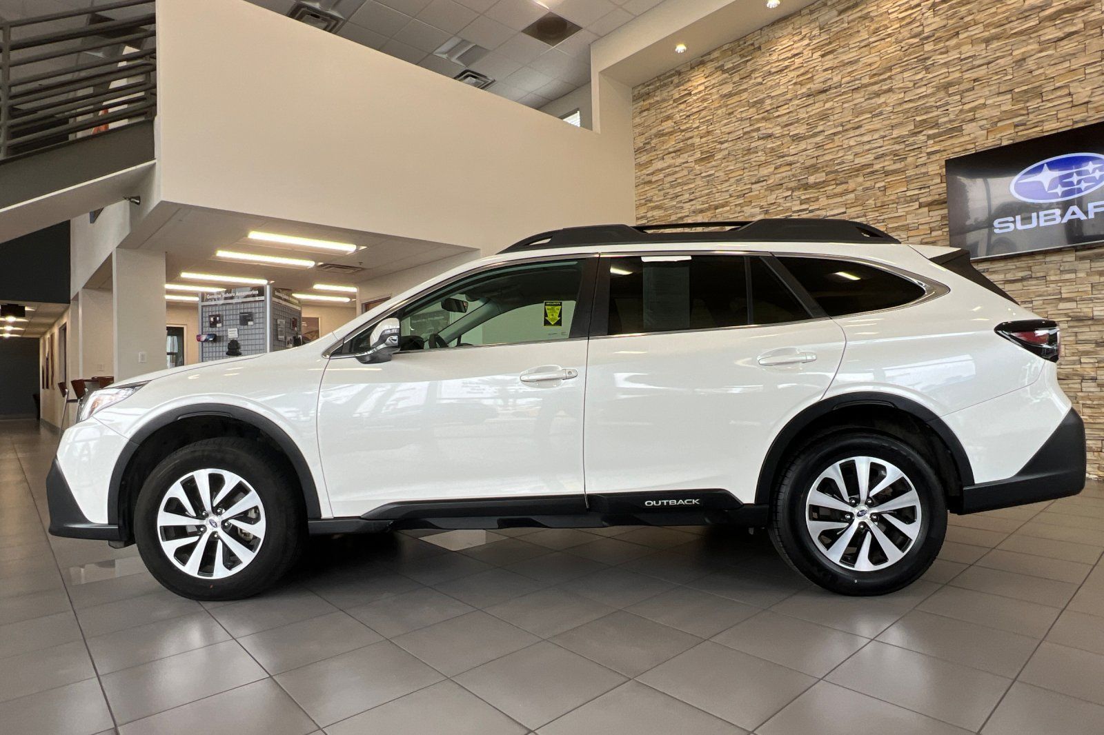 Used 2022 Subaru Outback Premium w/ Popular Package #1 AWD/4WD image 2